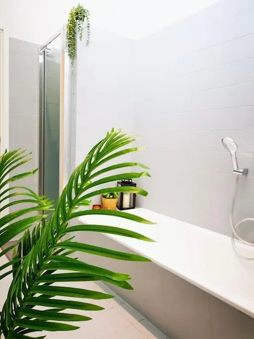 Sunny Flat 50 Meters From The Metro Lejlighed Milano 0*,  Italien