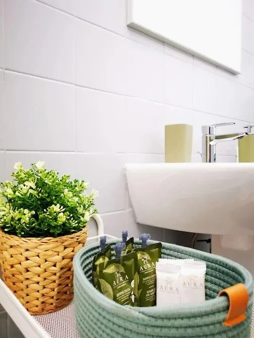 Sunny Flat 50 Meters From The Metro Lejlighed Milano