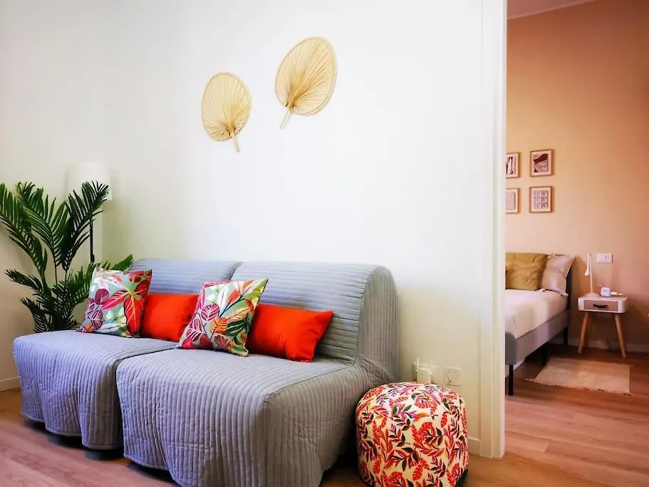 Sunny Flat 50 Meters From The Metro Lejlighed Milano